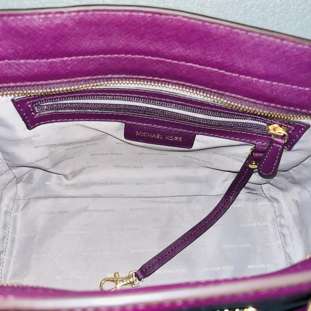 Michael Kors Selma Medium Saffiano Leather Satchel. - Picture 9 of 14